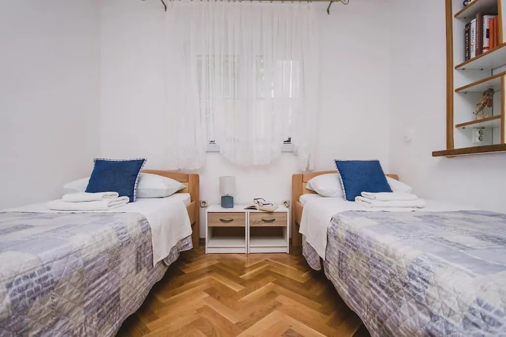 Marjan Hill 3-Br Apt,5 Guests Private Garden Near Beach Split 0*,  Croatia
