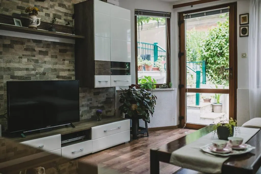 Apartment Marjan Hill 3-Br Apt,5 Guests Private Garden Near Beach Split
