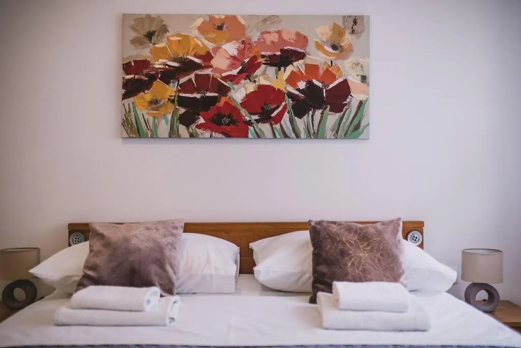 Apartment Marjan Hill 3-Br Apt,5 Guests Private Garden Near Beach Split