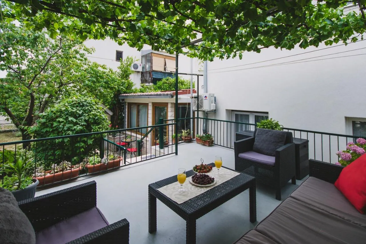 Marjan Hill 3-Br Apt,5 Guests Private Garden Near Beach Split 0*,  Croatia