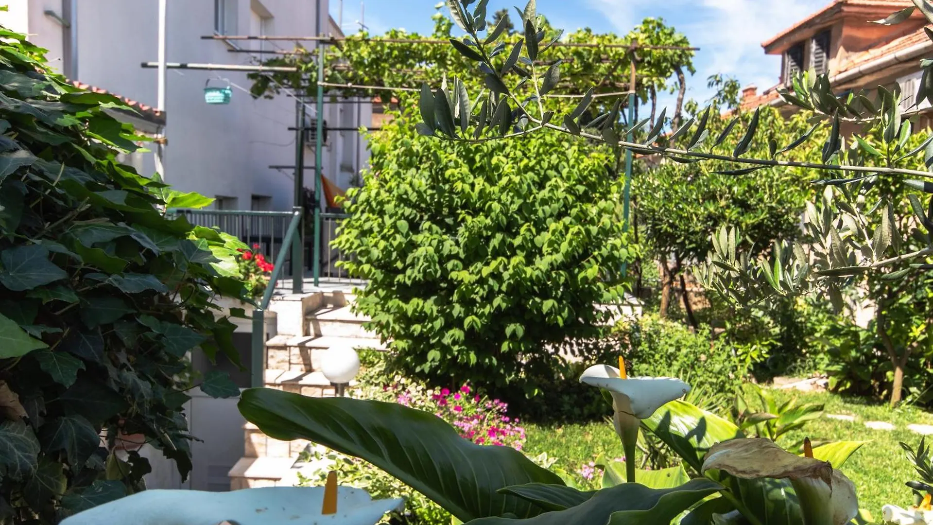 Marjan Hill 3-Br Apt,5 Guests Private Garden Near Beach Split Croatia