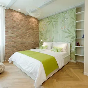 Mak Luxury Split