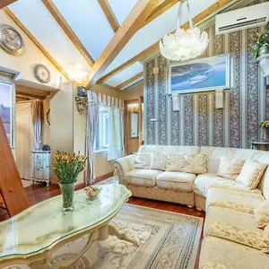 Superior Luxury Split